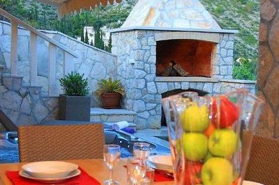 Sea View Stone Villa with Heated Swimming Pool, Jacuzzi, and Summer Kitchen; near Dubrovnik