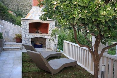 Sea View Stone Villa with Heated Swimming Pool, Jacuzzi, and Summer Kitchen; near Dubrovnik