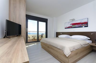 Fabulous Luxury Villa with Heated Infinity Pool and Sea View over Makarska
