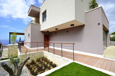 Fabulous Luxury Villa with Heated Infinity Pool and Sea View over Makarska
