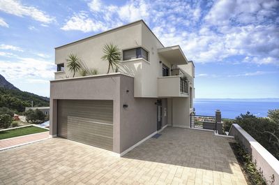 Fabulous Luxury Villa with Heated Infinity Pool and Sea View over Makarska