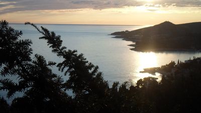 Charming Holiday House with Infinity Pool in Mlini near Dubrovnik