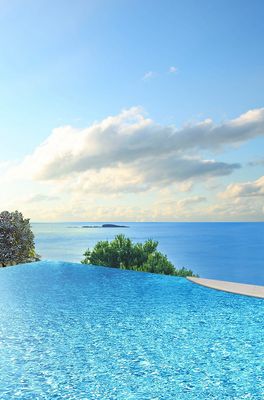 Charming Holiday House with Infinity Pool in Mlini near Dubrovnik