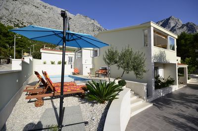 Attractive Holiday Villa with Pool in Baska Voda near Makarska