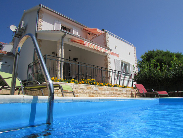  Delightful Holiday House with Pool in Maslinica, Island Solta