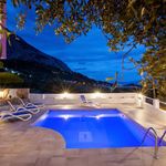 Lovely Holiday Villa with Pool Right Above Makarska