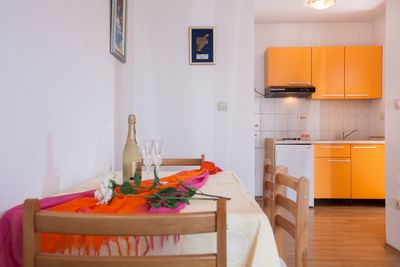 Lovely Holiday Villa with Pool Right Above Makarska