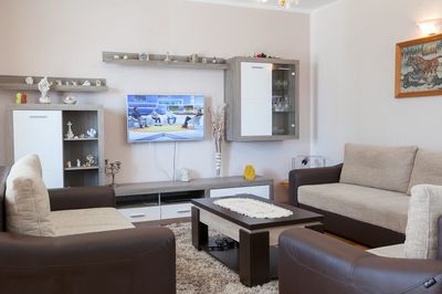 Lovely Holiday Villa with Pool Right Above Makarska
