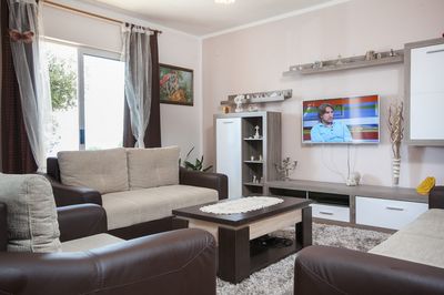 Lovely Holiday Villa with Pool Right Above Makarska