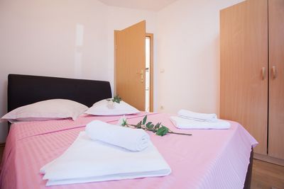 Lovely Holiday Villa with Pool Right Above Makarska