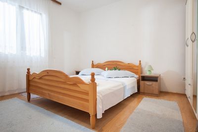 Lovely Holiday Villa with Pool Right Above Makarska