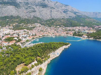 Lovely Holiday Villa with Pool Right Above Makarska