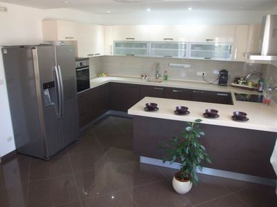 Villa with sea view and pool in Marina