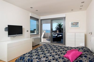 Modern Sea View Villa with Pool in center of Town Split