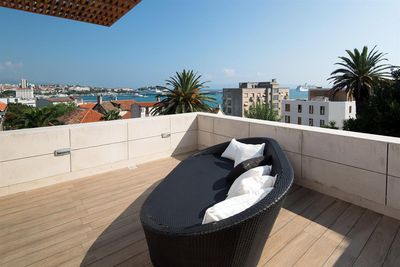 Modern Sea View Villa with Pool in center of Town Split