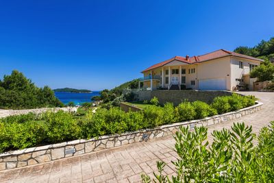Luxury Croatian Beach Villa in Korcula Island