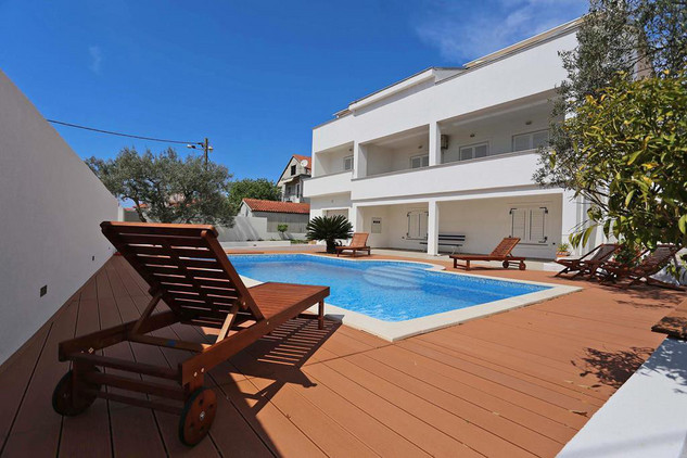 Gorgeous Spacious Villa with Pool and Gym in Zadar