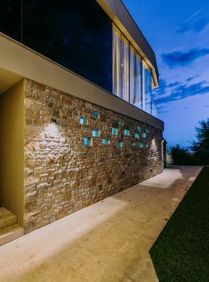Gorgeous seafront villa for 13 persons in Novigrad, Istria