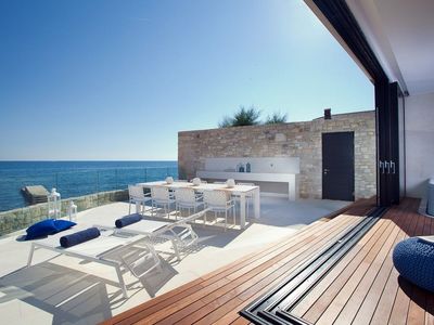Gorgeous seafront villa for 13 persons in Novigrad, Istria