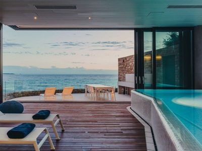 Gorgeous seafront villa for 13 persons in Novigrad, Istria