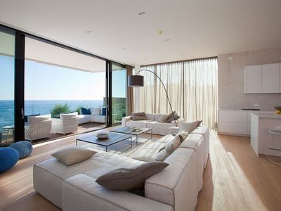 Gorgeous seafront villa for 13 persons in Novigrad, Istria