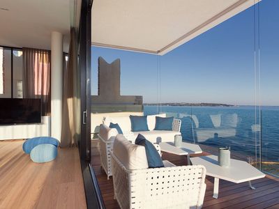Gorgeous seafront villa for 13 persons in Novigrad, Istria