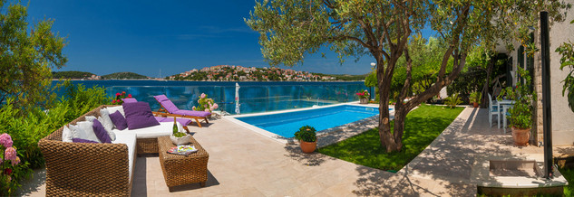 Adorable Beachfront Villa with Pool and Beautiful Garden with Barbecue near Rogoznica