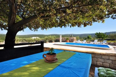 Holiday house with pool for 6 persons in Pucisca, on island Brac