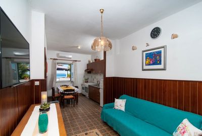 Lovely seafront holiday home with panoramic sea view near Split