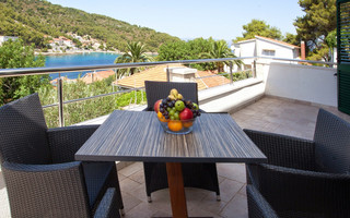Lovely Seaview Holiday House with Outdoor Jacuzzi in Stomorska; Island Solta