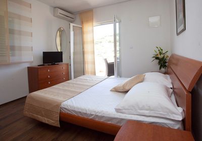 Lovely Seaview Holiday House with Outdoor Jacuzzi in Stomorska; Island Solta