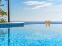 Charming Holiday House with Infinity Pool in Mlini near Dubrovnik