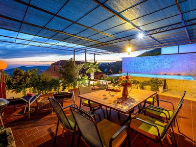Charming Holiday House with Infinity Pool in Mlini near Dubrovnik