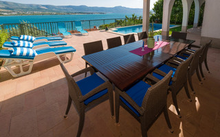 Charming Sea View Holiday Villa with Pool in Mastrinka Ciovo