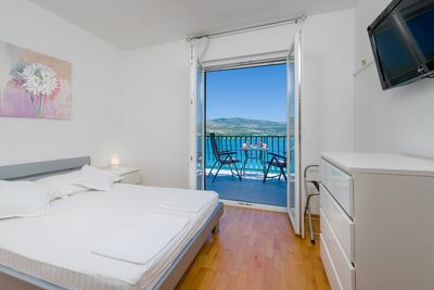 Charming Sea View Holiday Villa with Pool in Mastrinka; Ciovo