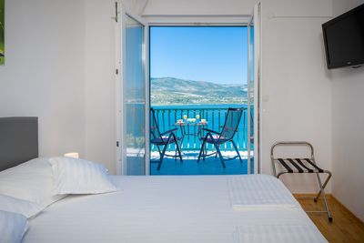 Charming Sea View Holiday Villa with Pool in Mastrinka; Ciovo