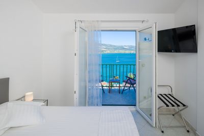 Charming Sea View Holiday Villa with Pool in Mastrinka; Ciovo