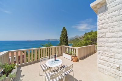 Beautiful Seaside Holiday House in Cavtat, near Dubrovnik