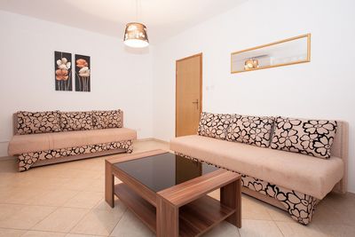 Large Holiday House with Pool and Outdoor Jacuzzi in Slatine near Trogir
