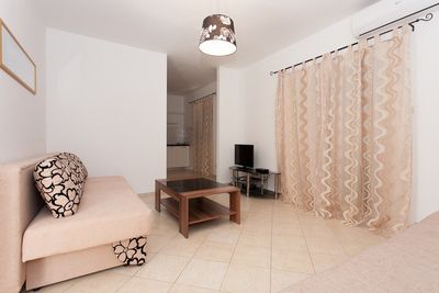 Large Holiday House with Pool and Outdoor Jacuzzi in Slatine near Trogir