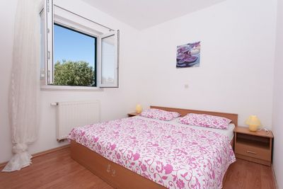 Large Holiday House with Pool and Outdoor Jacuzzi in Slatine near Trogir