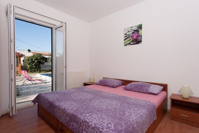 Large Holiday House with Pool and Outdoor Jacuzzi in Slatine near Trogir