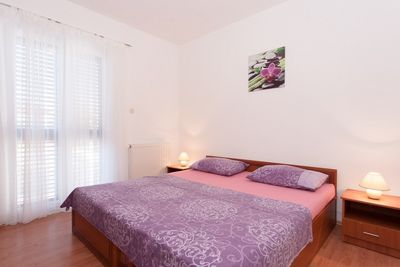 Large Holiday House with Pool and Outdoor Jacuzzi in Slatine near Trogir