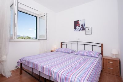 Large Holiday House with Pool and Outdoor Jacuzzi in Slatine near Trogir