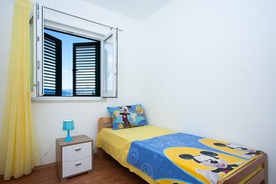 Large Holiday House with Pool and Outdoor Jacuzzi in Slatine near Trogir