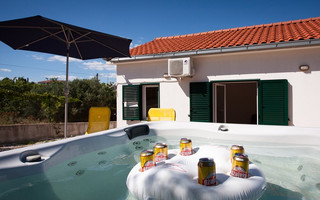 Large Holiday House with Pool and Outdoor Jacuzzi in Slatine near Trogir