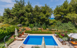 Beautiful Holiday Villa with Pool in Brac Island