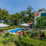 Beautiful Holiday Villa with Pool in Brac Island