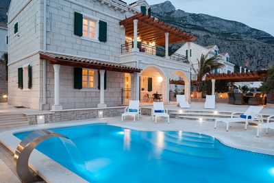 Luxury Villa with Heated Pool and Sea View Terrace Makarska