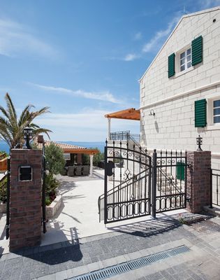 Luxury Villa with Heated Pool and Sea View Terrace Makarska